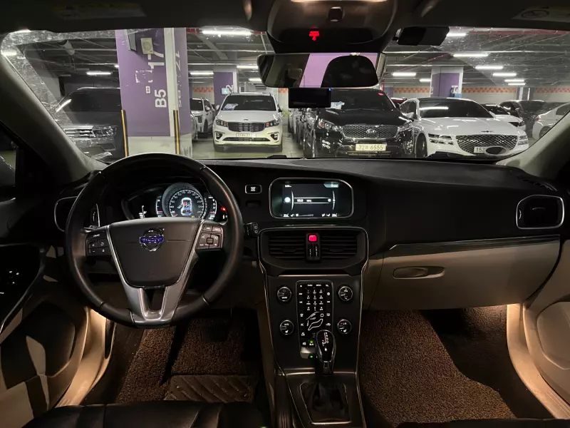 Volvo V40