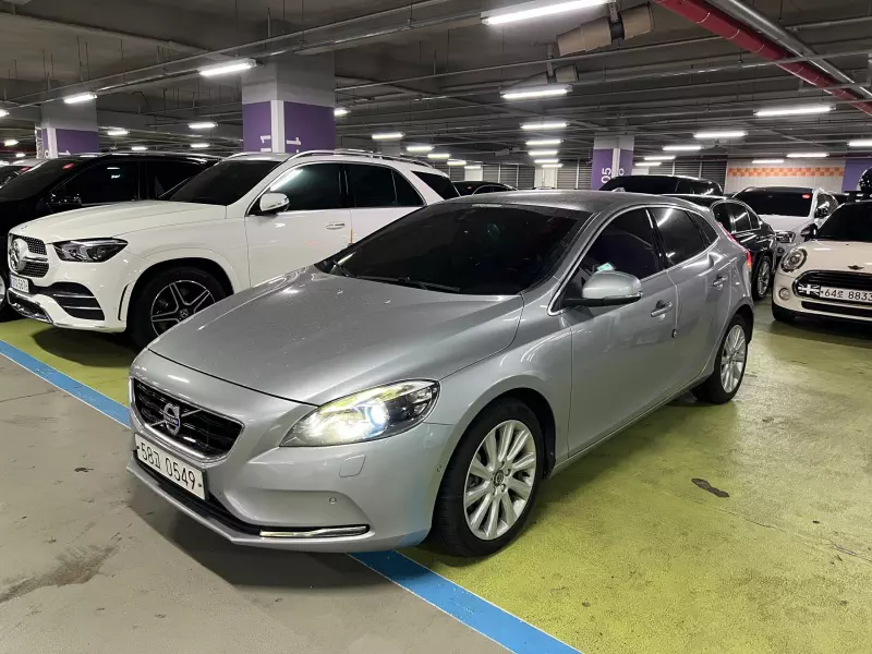 Volvo V40