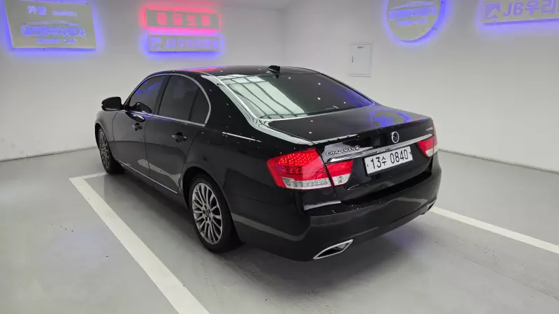 SsangYong Chairman W