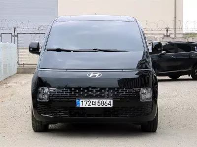 Hyundai Staria