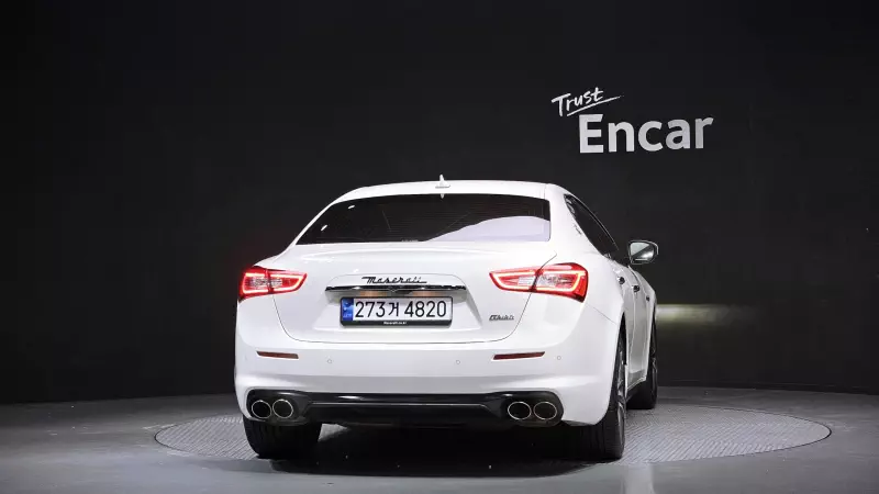 Maserati GHIBLI