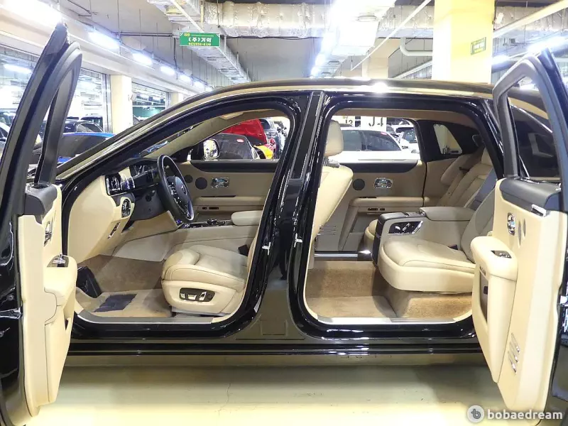 Rolls-Royce GHOST