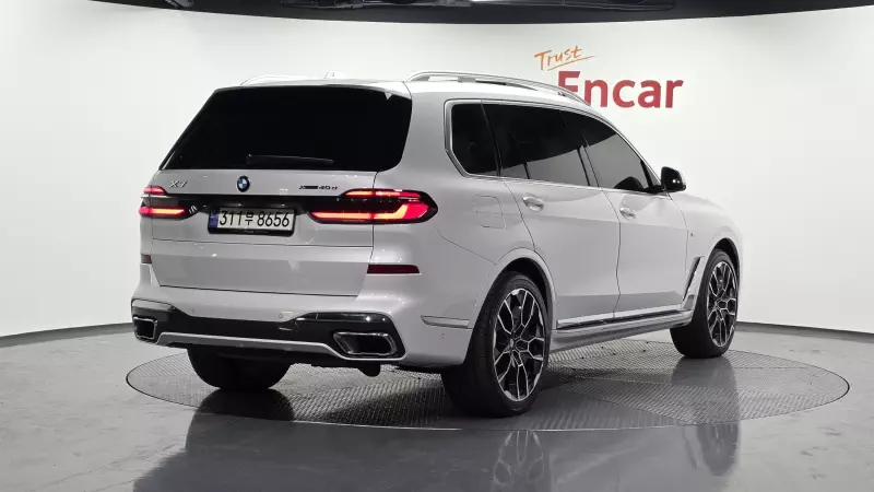 BMW X7