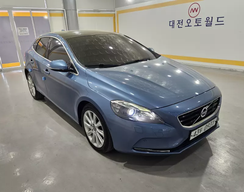 Volvo V40