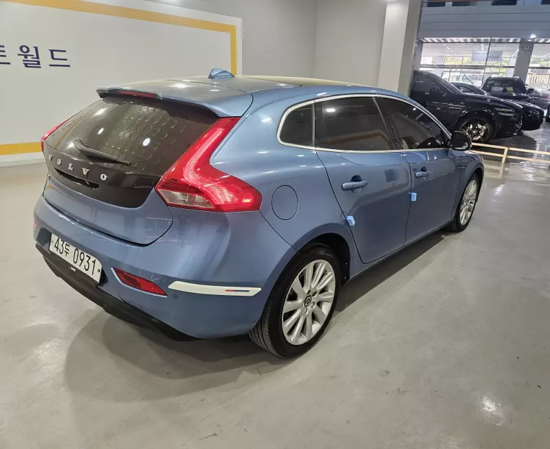 Volvo V40