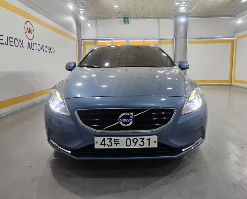 Volvo V40