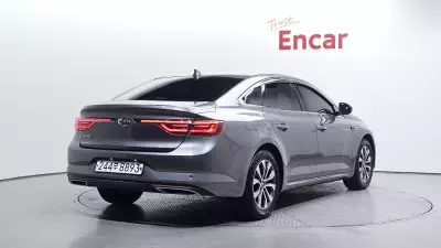 Renault SM6
