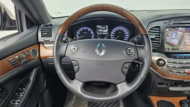 SsangYong Chairman W