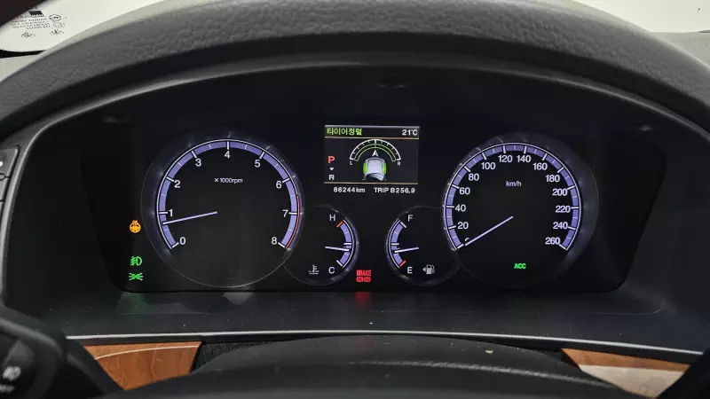 SsangYong Chairman W