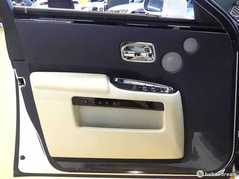 Rolls-Royce GHOST