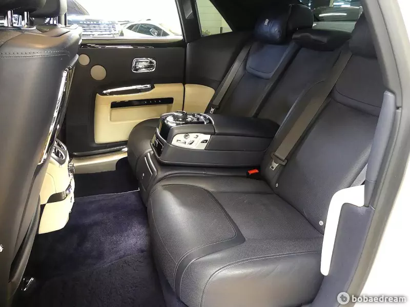 Rolls-Royce GHOST