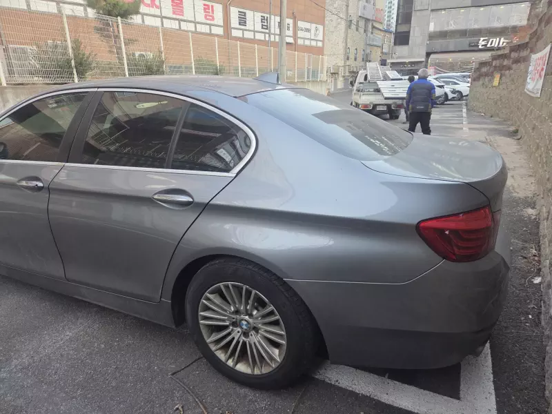 BMW 5-Series