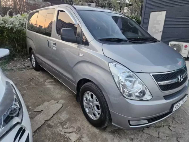 Hyundai Grand Starex