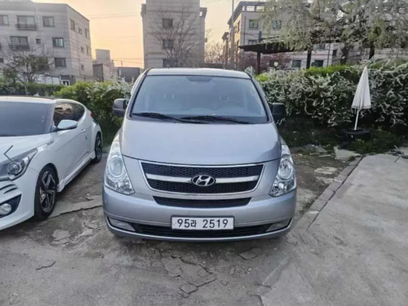 Hyundai Grand Starex