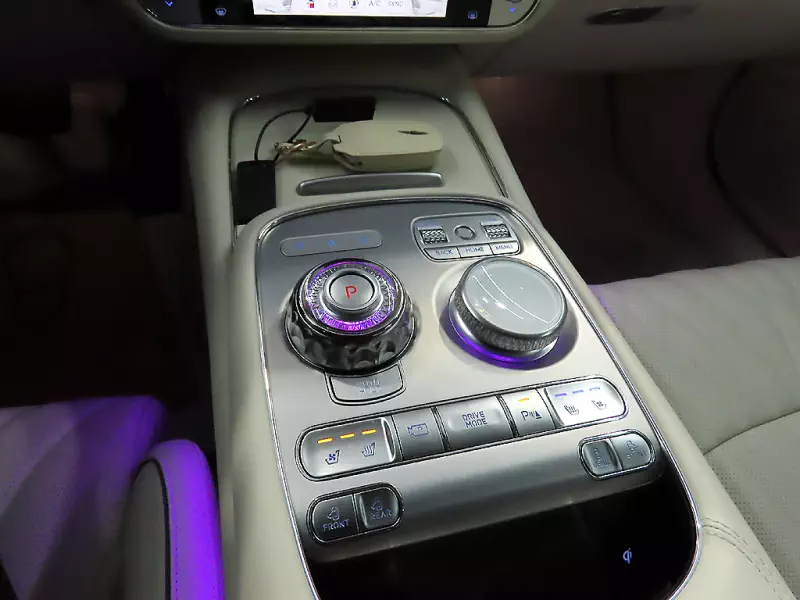 Genesis G90