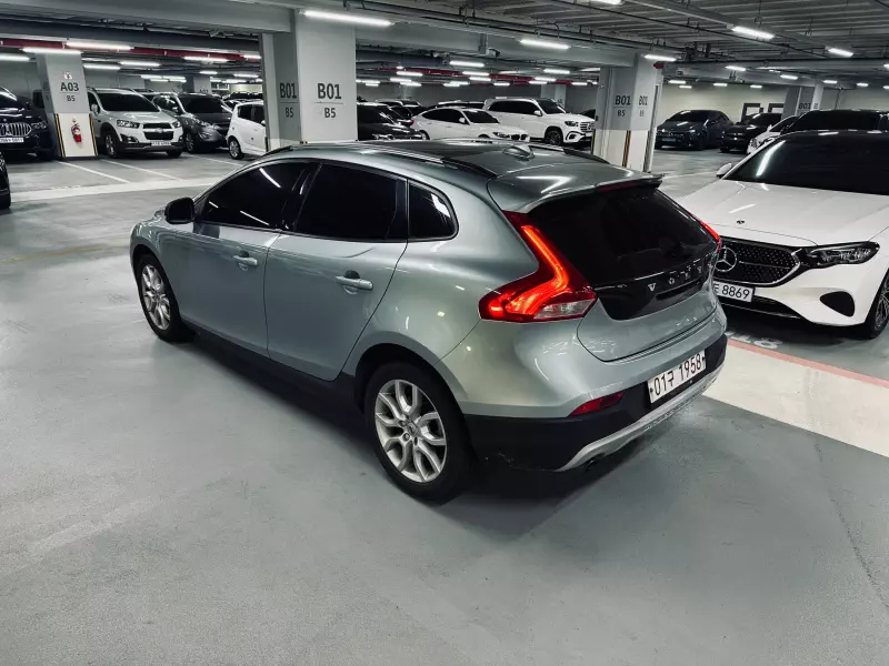 Volvo V40