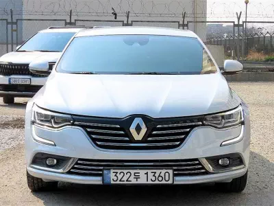 Renault SM6