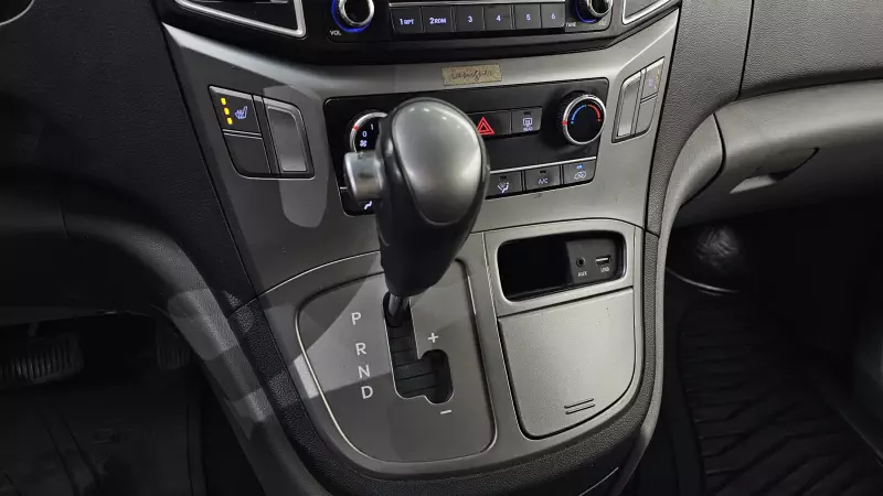 Hyundai Grand Starex