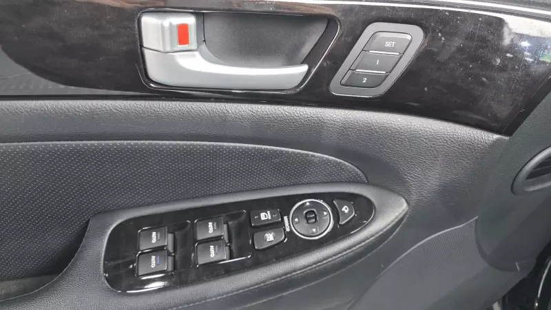 Hyundai Genesis
