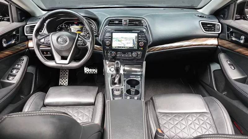 Nissan MAXIMA