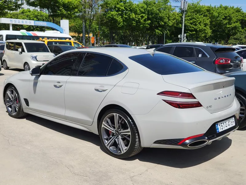 Genesis G70