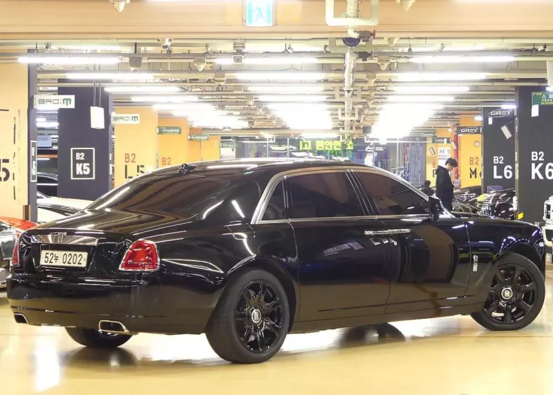 Rolls-Royce GHOST