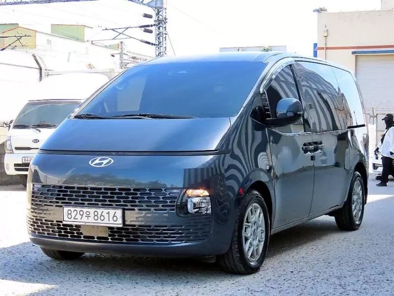 Hyundai Staria