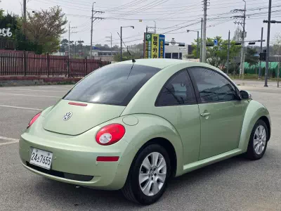 Volkswagen BEETLE