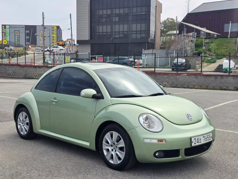 Volkswagen BEETLE
