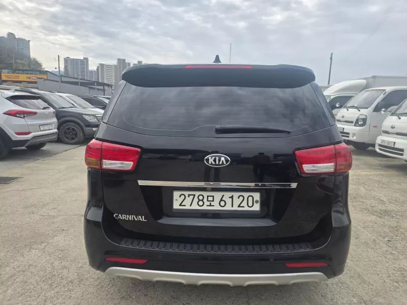 Kia Carnival