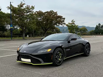 Aston Martin VANTAGE