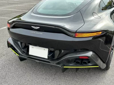 Aston Martin VANTAGE