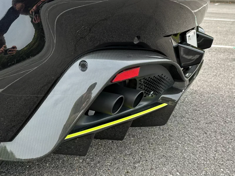 Aston Martin VANTAGE