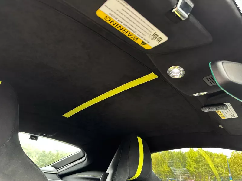 Aston Martin VANTAGE