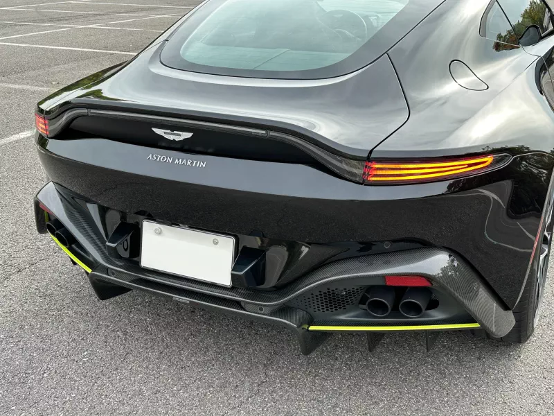 Aston Martin VANTAGE