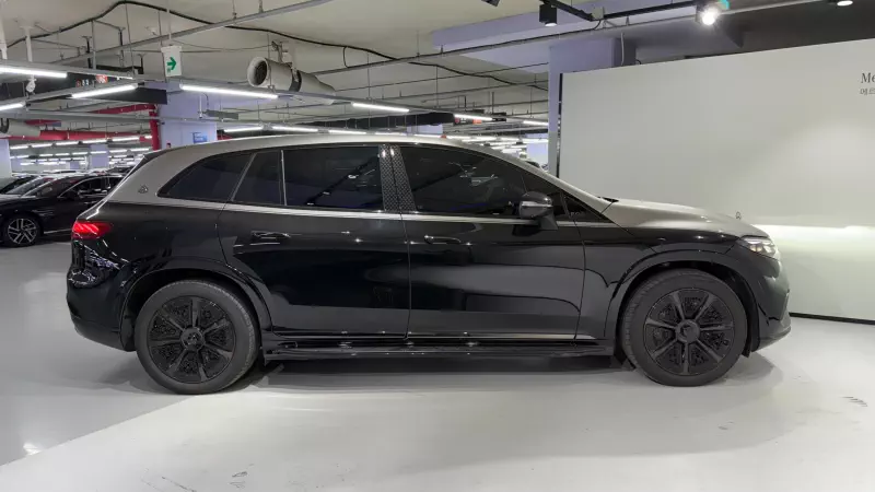 Mercedes-Benz EQS SUV