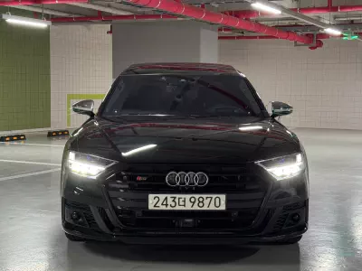 Audi S8