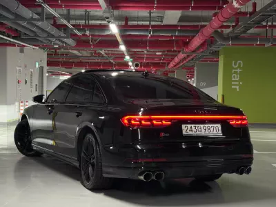 Audi S8