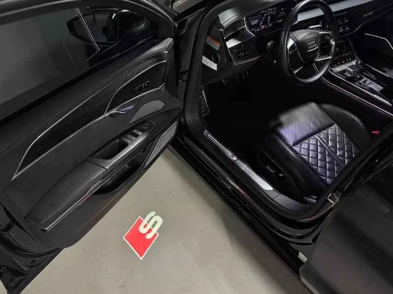 Audi S8