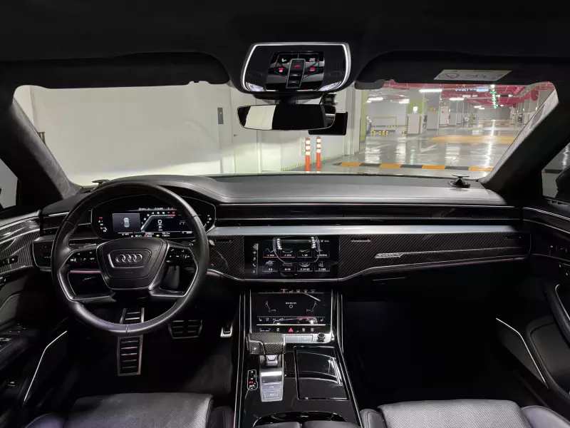 Audi S8