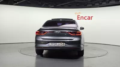 Renault SM6