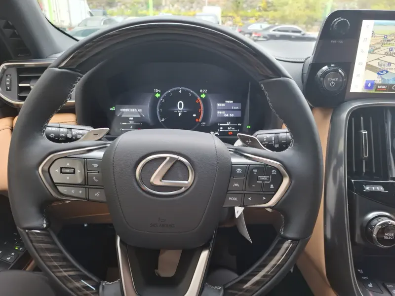 Lexus LX