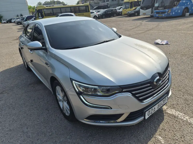 Renault SM6
