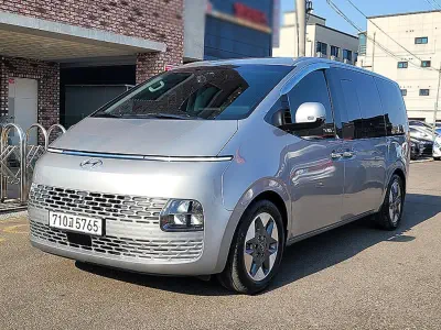 Hyundai Staria