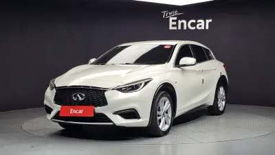 Infiniti Q30