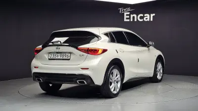 Infiniti Q30