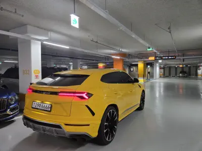 Lamborghini URUS