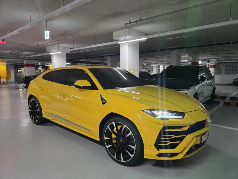 Lamborghini URUS