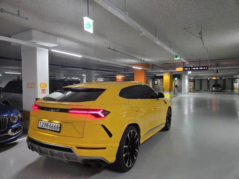 Lamborghini URUS