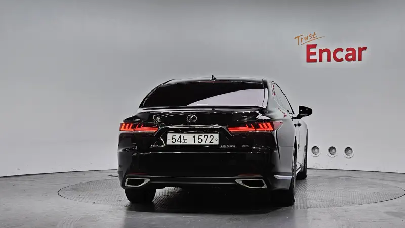 Lexus LS